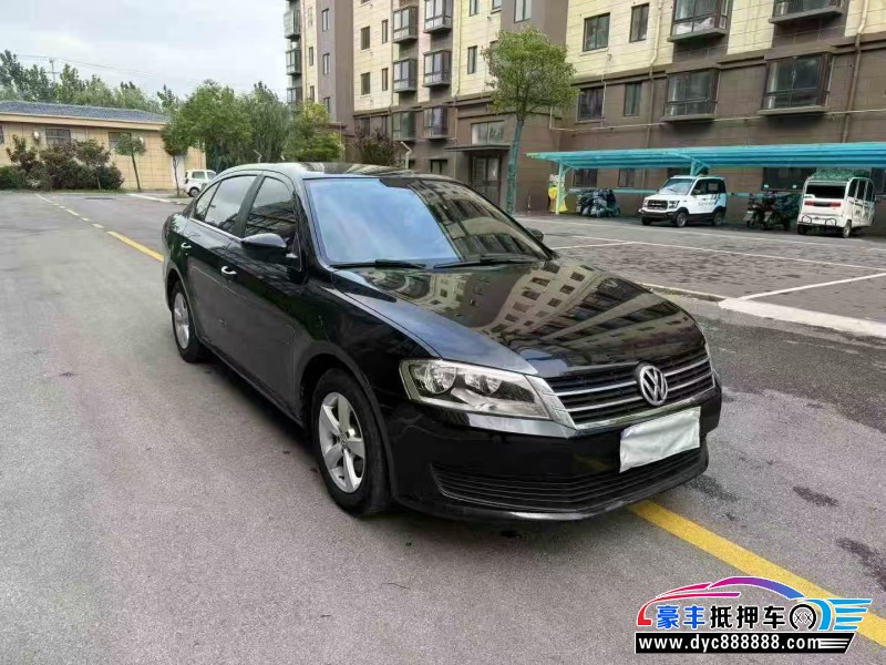 14年大众朗逸轿车抵押车出售