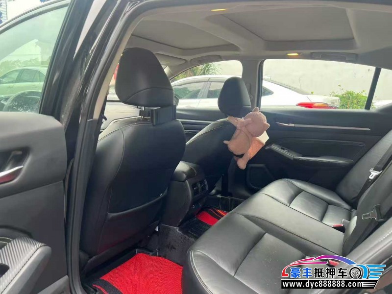 20年日产天籁轿车抵押车出售