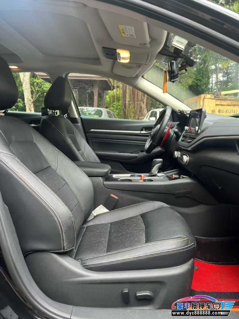 20年日产天籁轿车抵押车出售