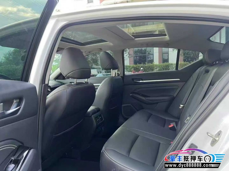 23年日产天籁轿车抵押车出售