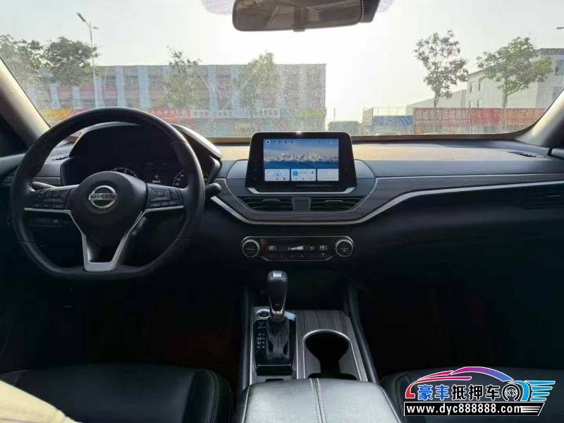 21年日产天籁轿车抵押车出售