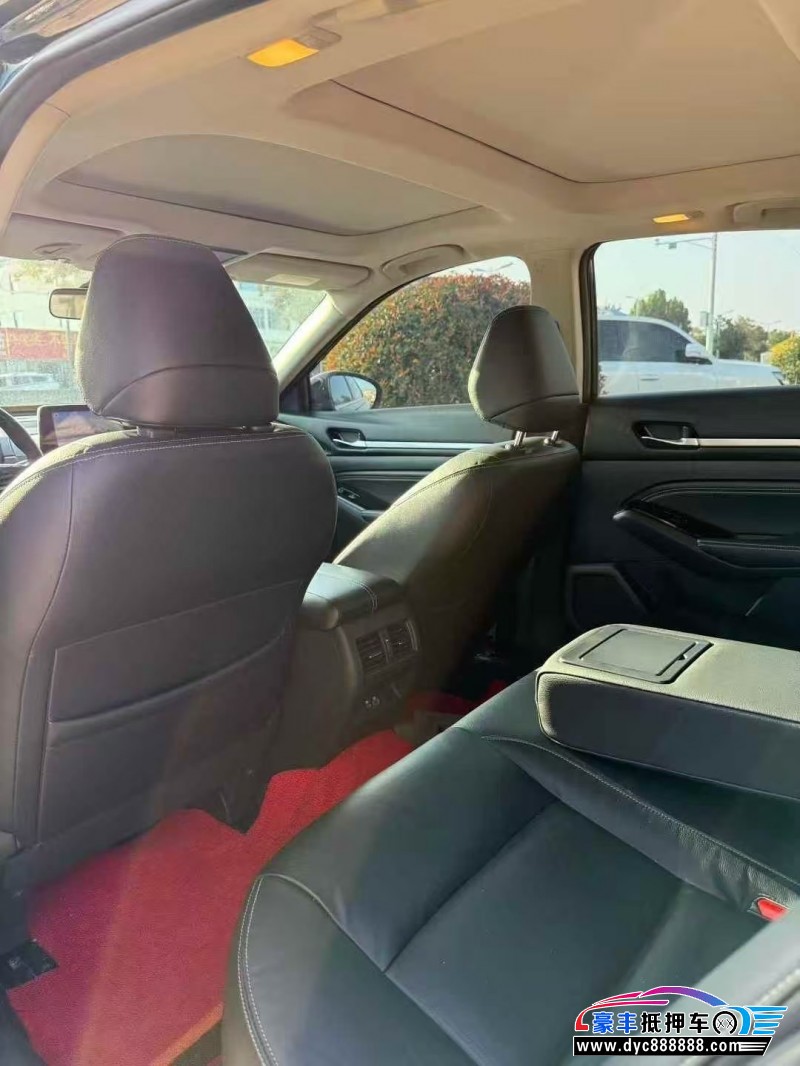 21年日产天籁轿车抵押车出售