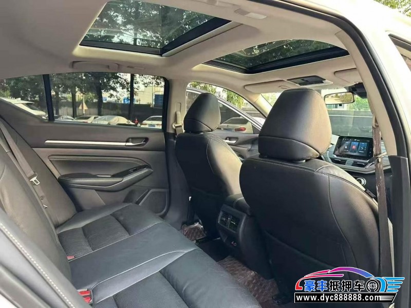 22年日产天籁轿车抵押车出售