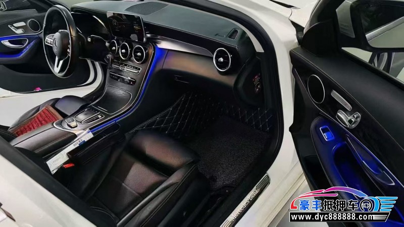 19年奔驰C轿车抵押车出售