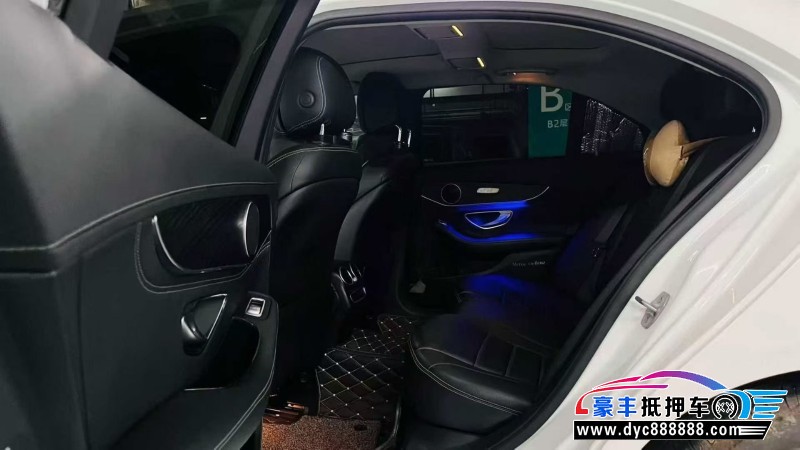 19年奔驰C轿车抵押车出售