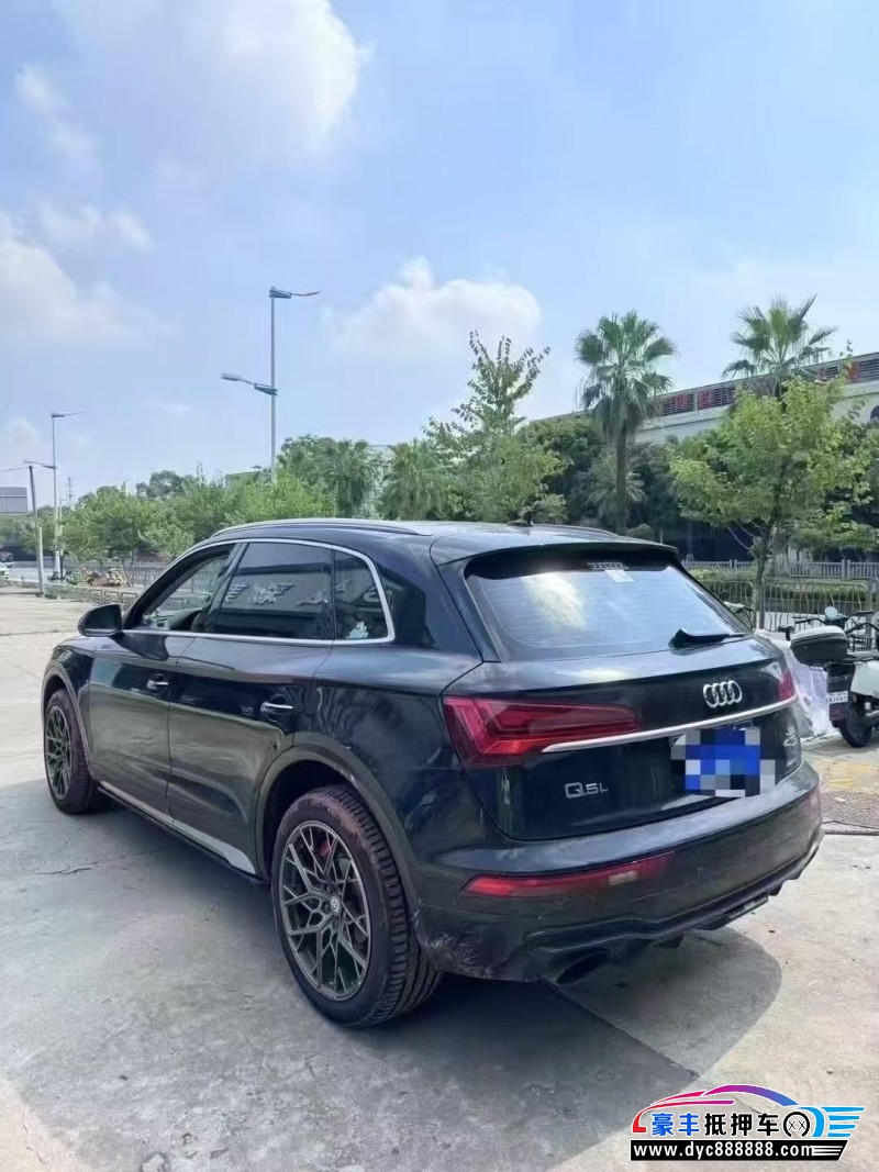 22年奥迪Q5轿车抵押车出售