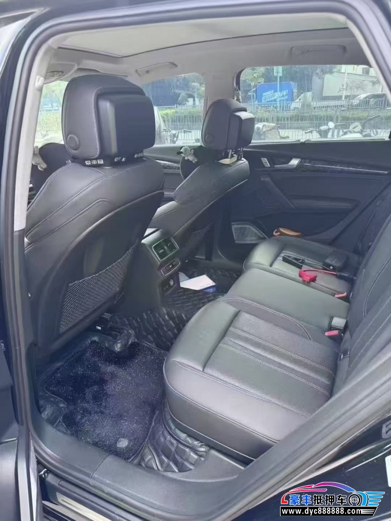 22年奥迪Q5轿车抵押车出售