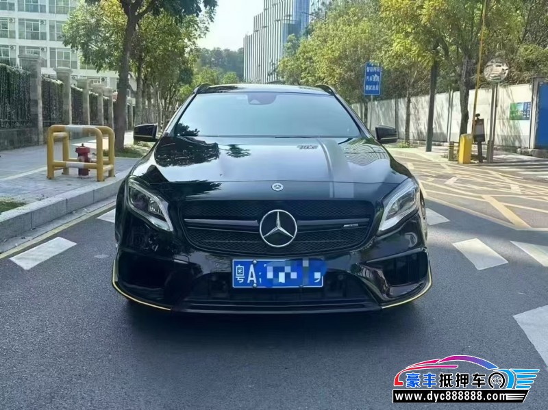 18年奔驰GLA轿车抵押车出售