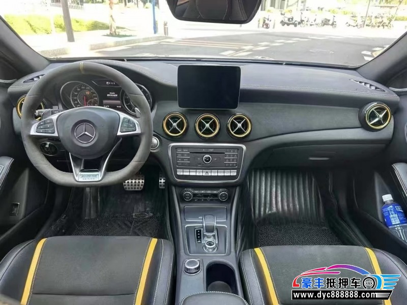 18年奔驰GLA轿车抵押车出售