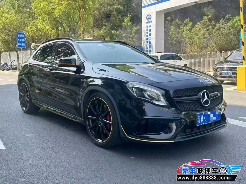 18年奔驰GLA轿车抵押车出售