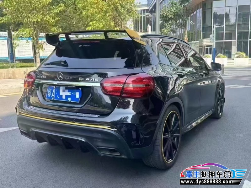 18年奔驰GLA轿车抵押车出售