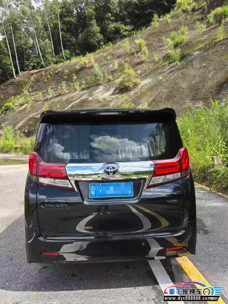 17年丰田埃尔法轿车抵押车出售