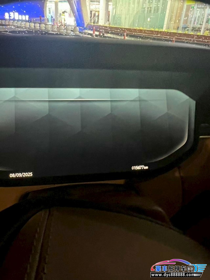 25年路虎揽胜行政轿车抵押车出售