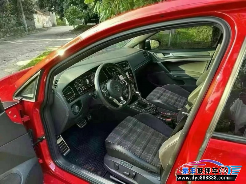 18年大众高尔夫轿车抵押车出售