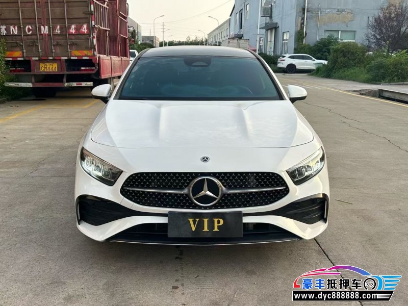 23年奔驰A轿车抵押车出售