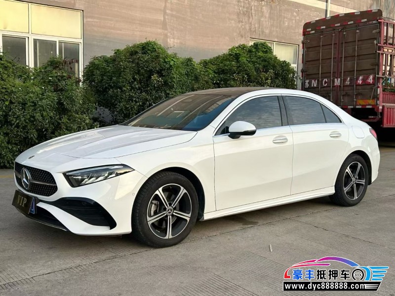 23年奔驰A轿车抵押车出售