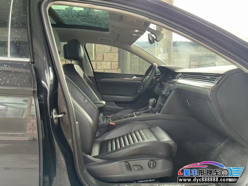 18年大众迈腾轿车抵押车出售