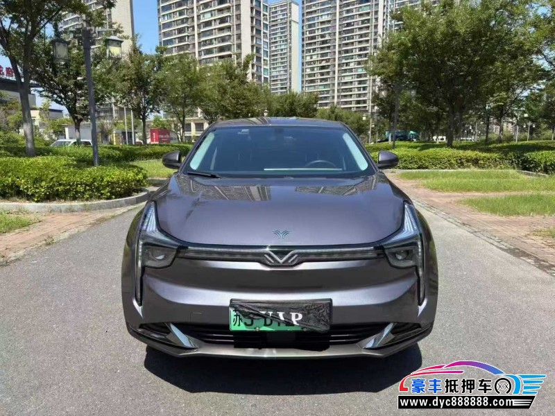 23年哪吒U轿车抵押车出售