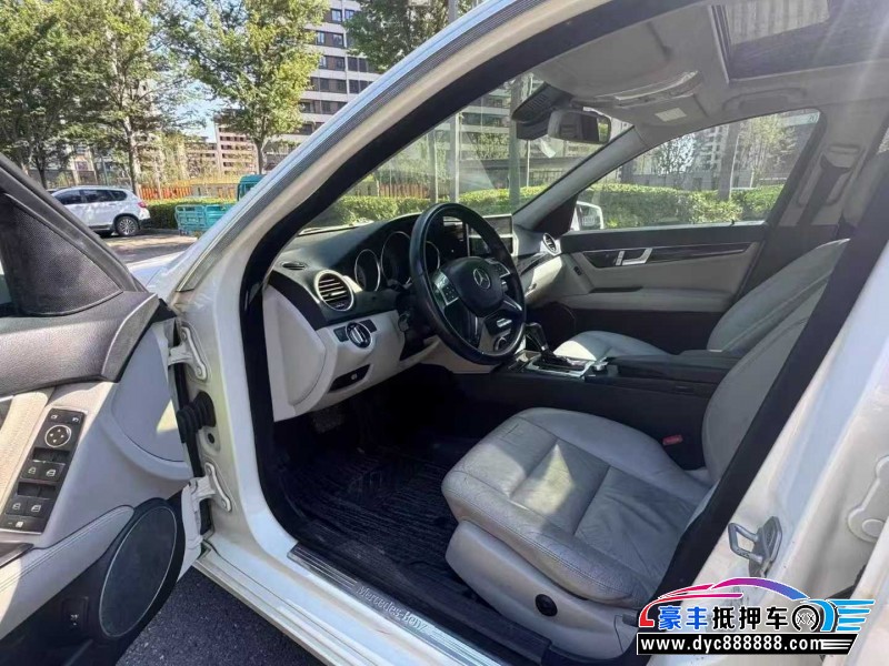 12年奔驰C轿车抵押车出售