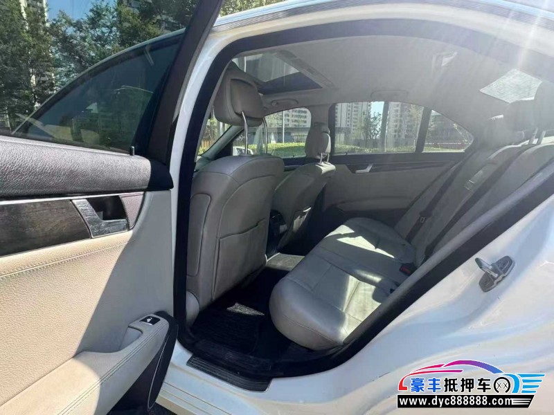 12年奔驰C轿车抵押车出售