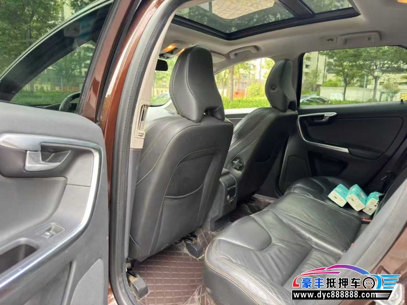 14年沃尔沃XC60轿车抵押车出售
