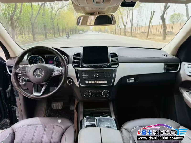 19年奔驰GLS轿车抵押车出售