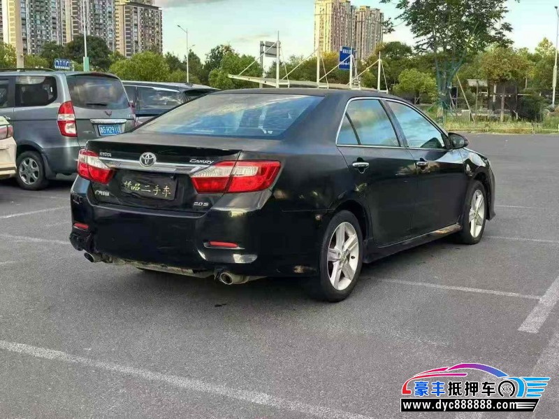 14年丰田凯美瑞轿车抵押车出售