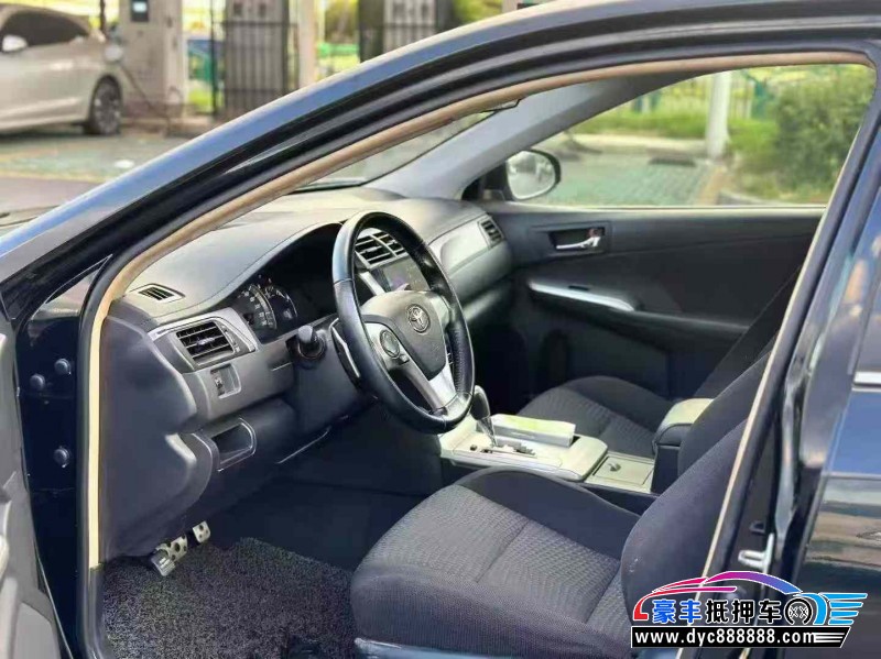 14年丰田凯美瑞轿车抵押车出售