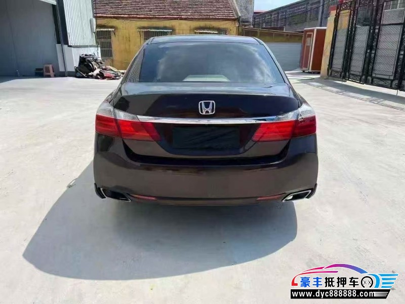 13年本田雅阁轿车抵押车出售