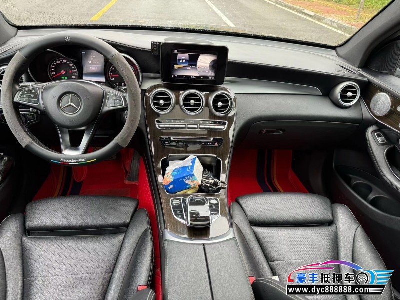 16年奔驰GLC轿车抵押车出售