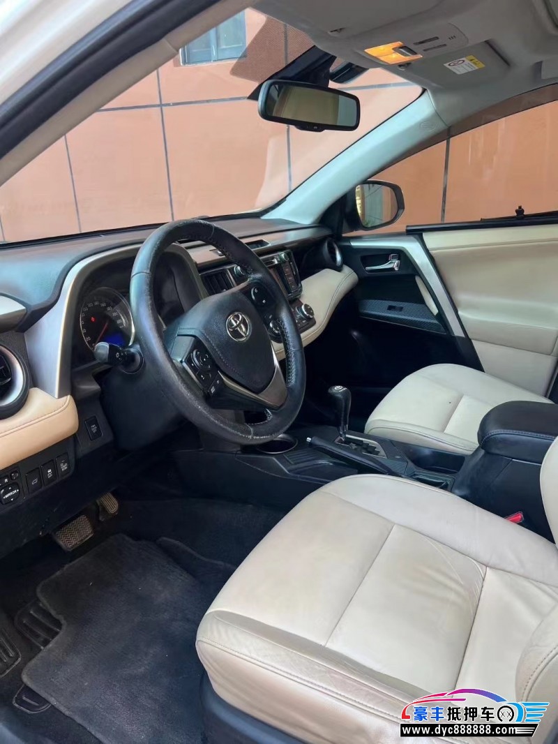 14年丰田RAV4轿车抵押车出售