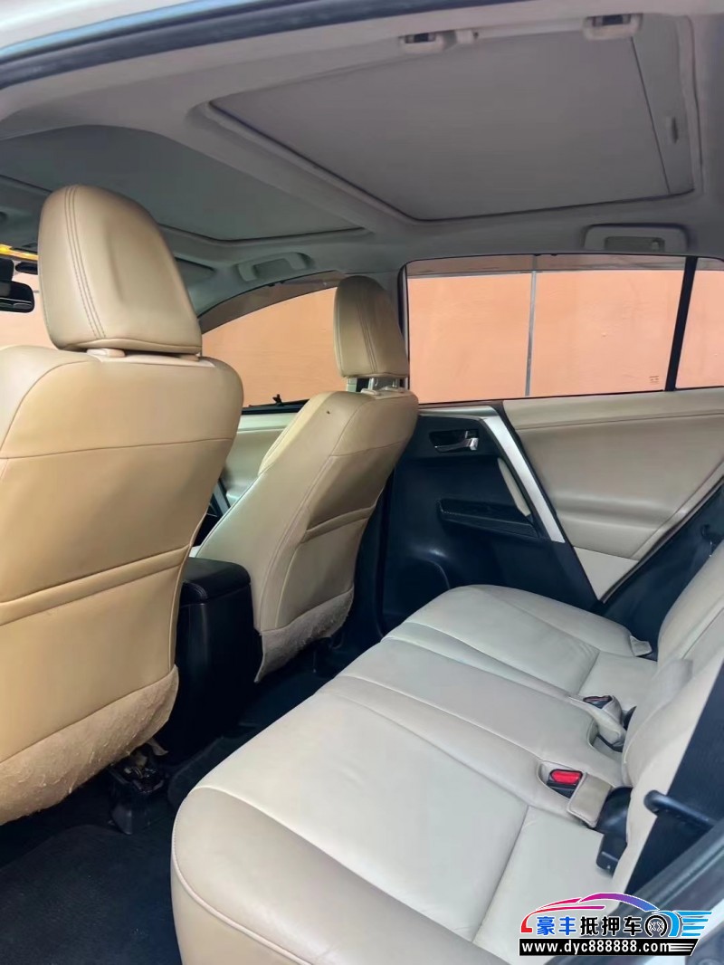 14年丰田RAV4轿车抵押车出售