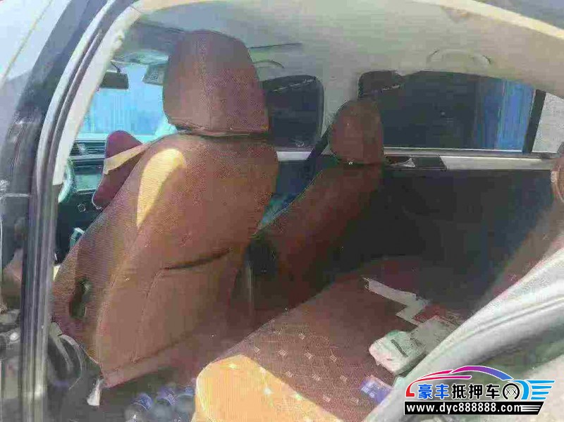 14年大众速腾轿车抵押车出售