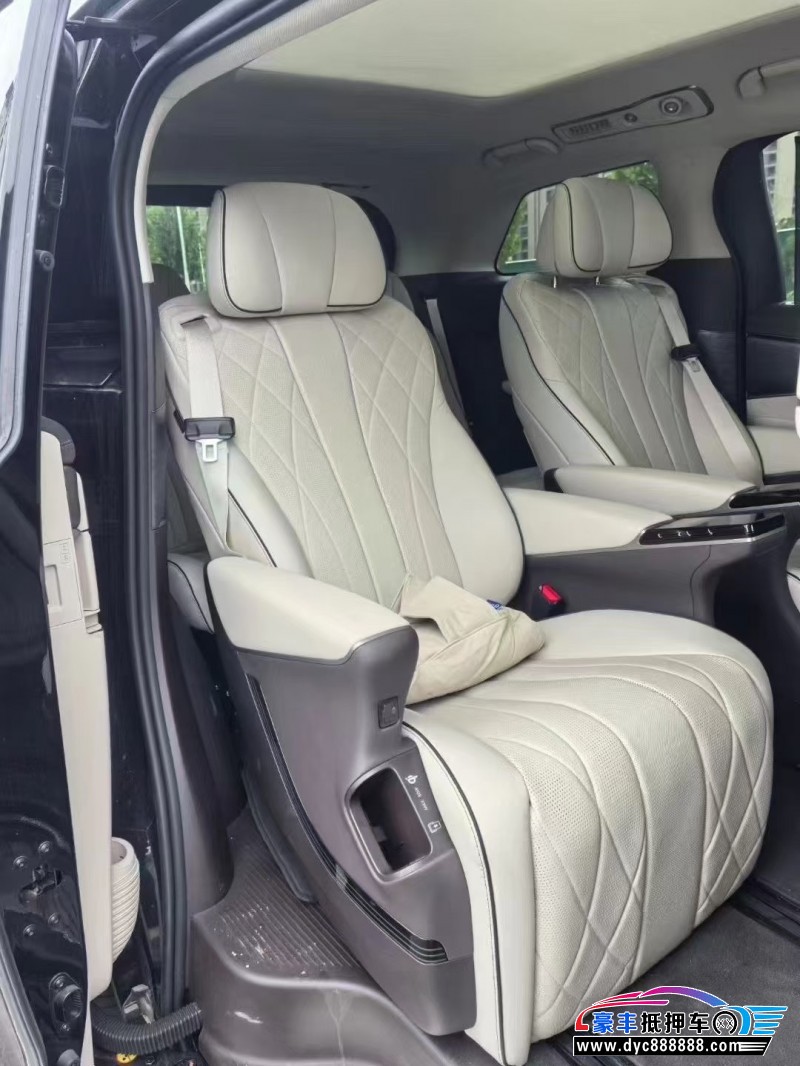 24年腾势D9轿车抵押车出售