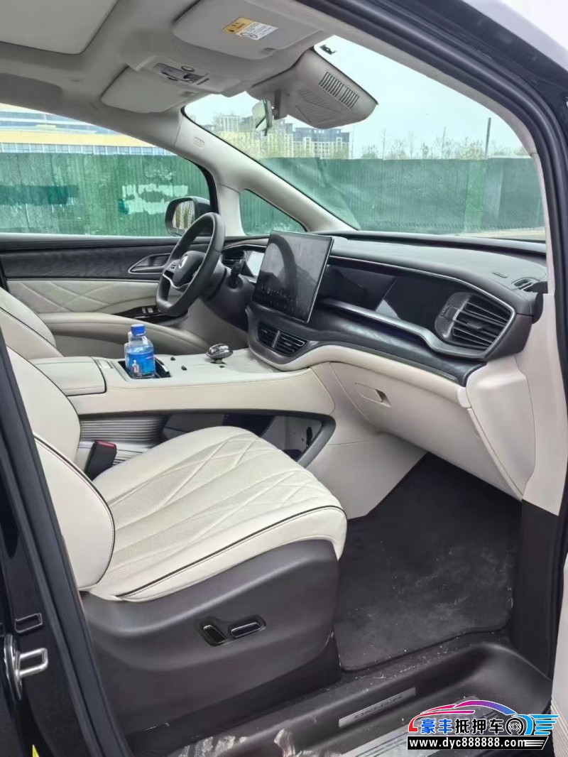 24年腾势D9轿车抵押车出售