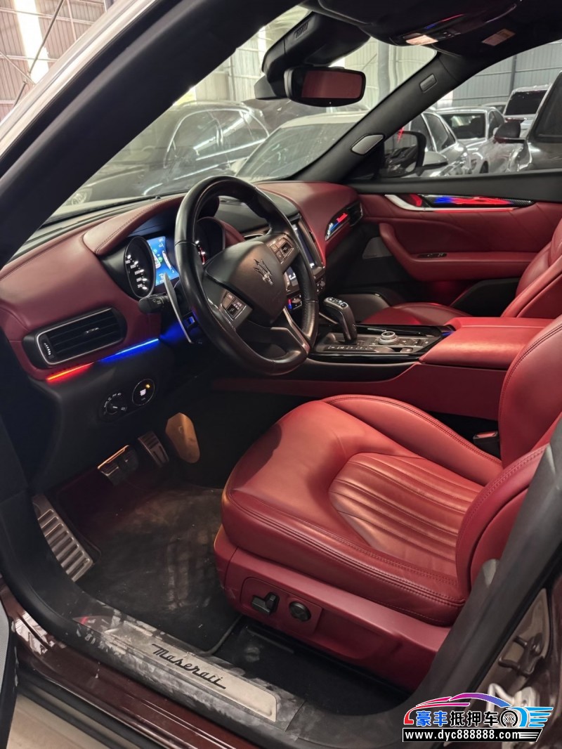 20年玛莎拉蒂莱万特轿车抵押车出售