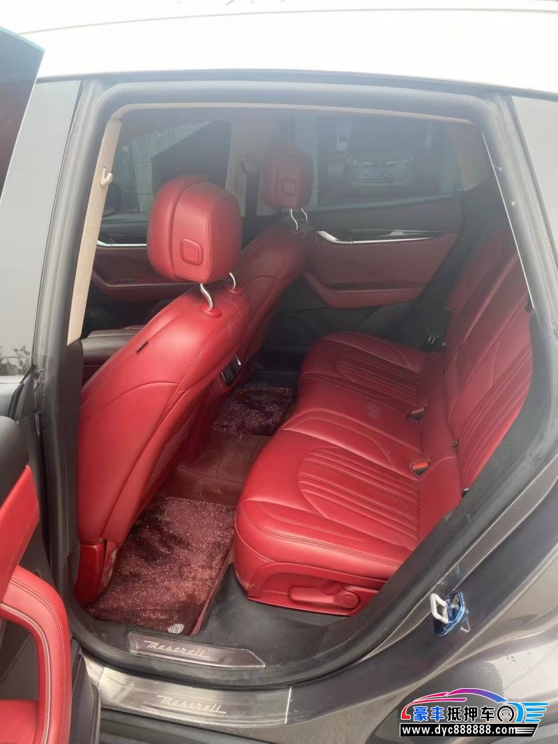 17年玛莎拉蒂莱万特轿车抵押车出售