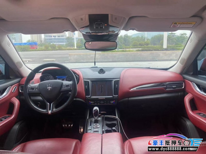 17年玛莎拉蒂莱万特轿车抵押车出售