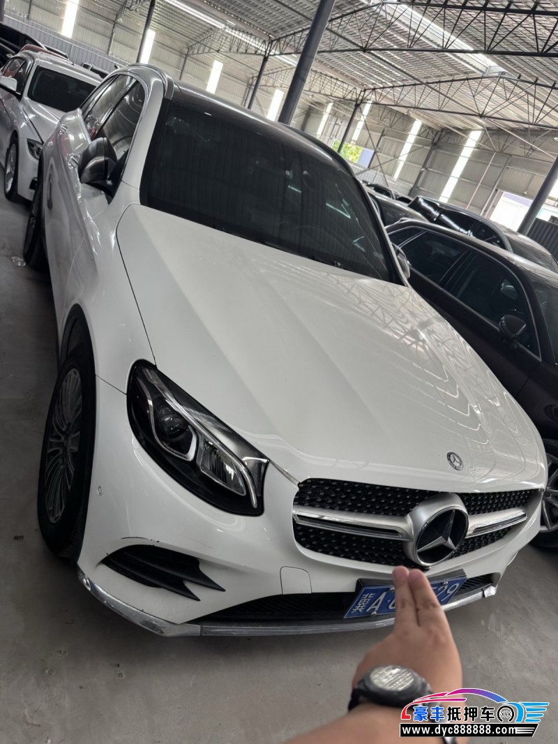 16年奔驰GLC轿车抵押车出售