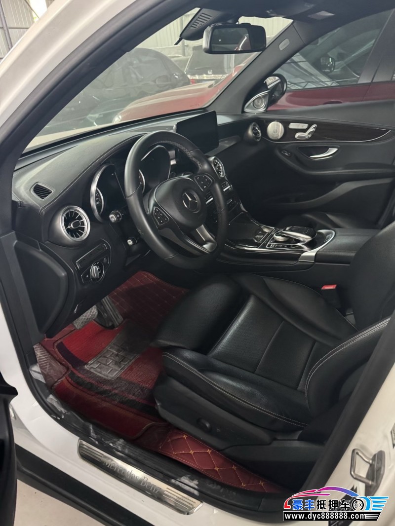 16年奔驰GLC轿车抵押车出售