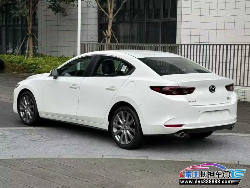 25年马自达昂克赛拉轿车抵押车出售