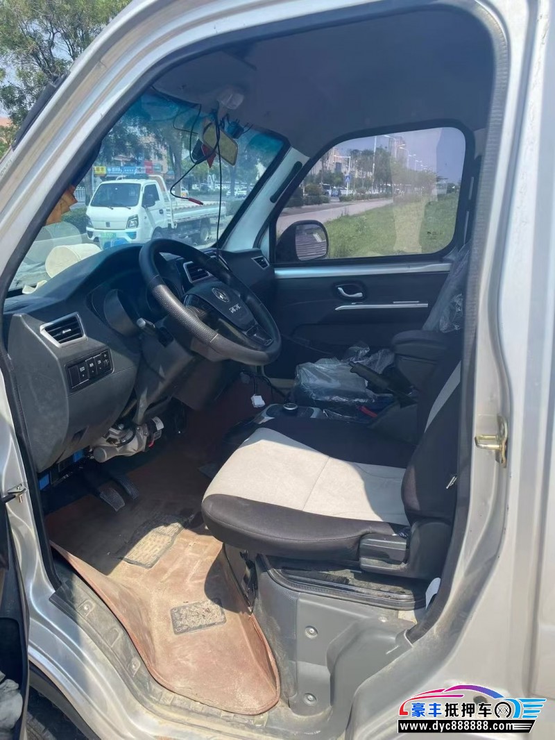 24年东风御风轿车抵押车出售