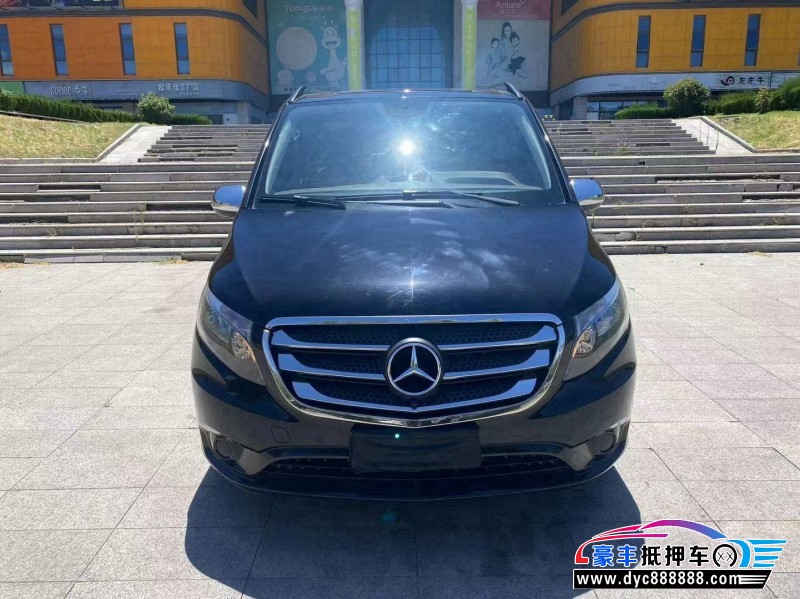 17年奔驰威霆轿车抵押车出售