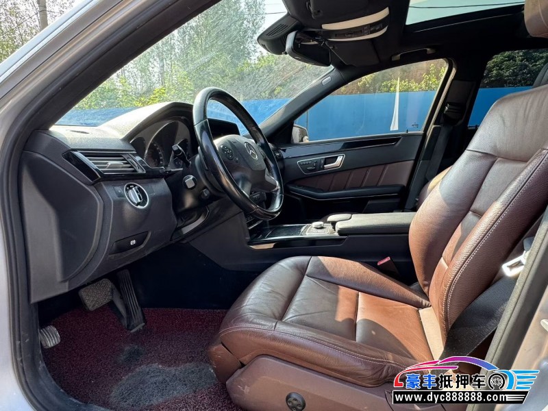 12年奔驰E轿车抵押车出售