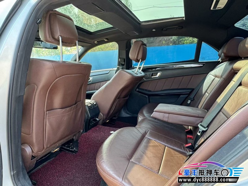 12年奔驰E轿车抵押车出售