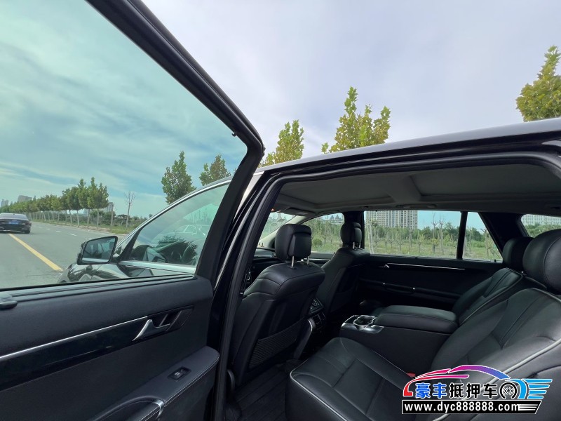 14年奔驰R轿车抵押车出售