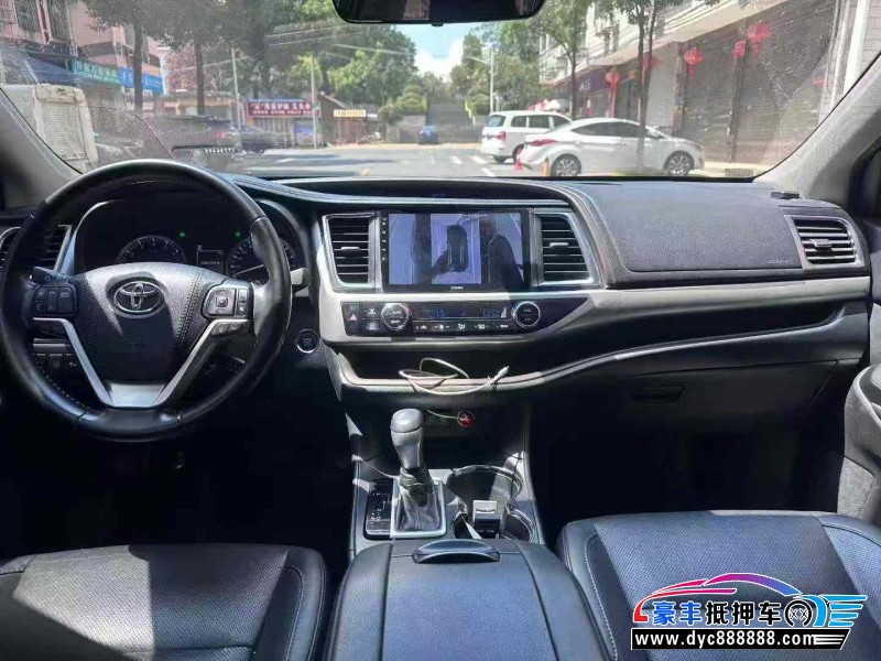 20年丰田汉兰达轿车抵押车出售