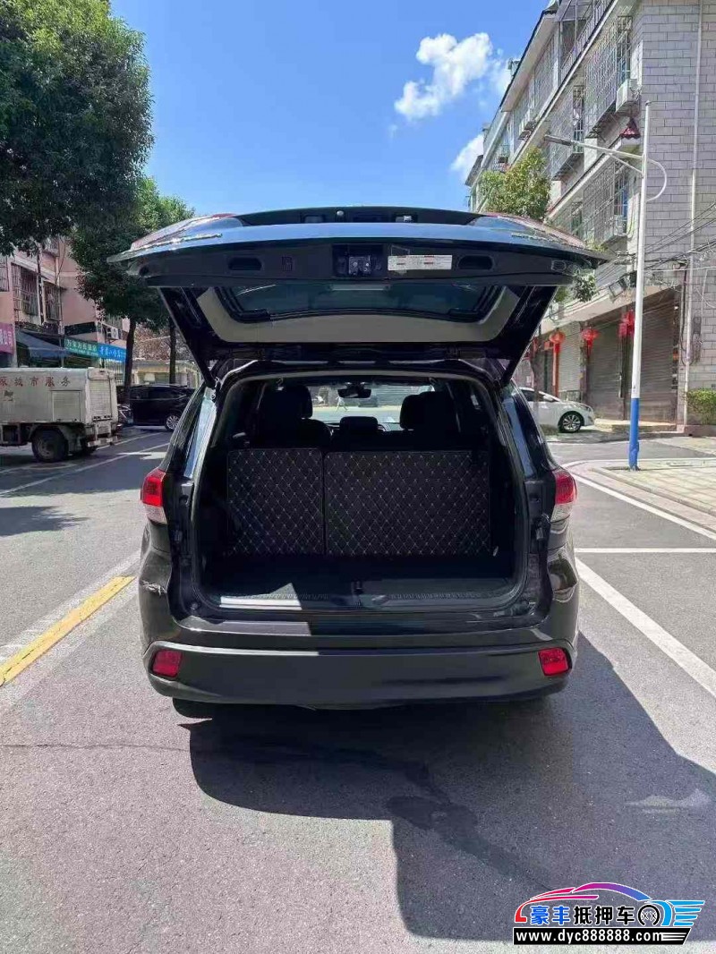 20年丰田汉兰达轿车抵押车出售