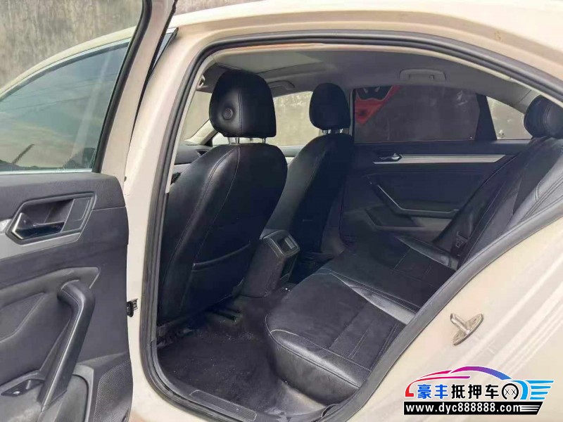 18年大众凌渡轿车抵押车出售