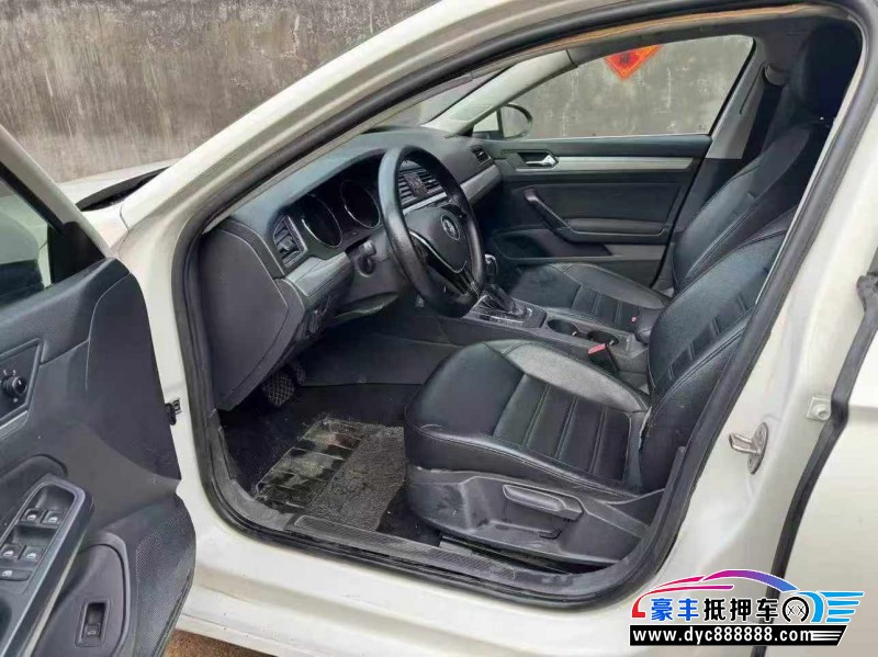 18年大众凌渡轿车抵押车出售